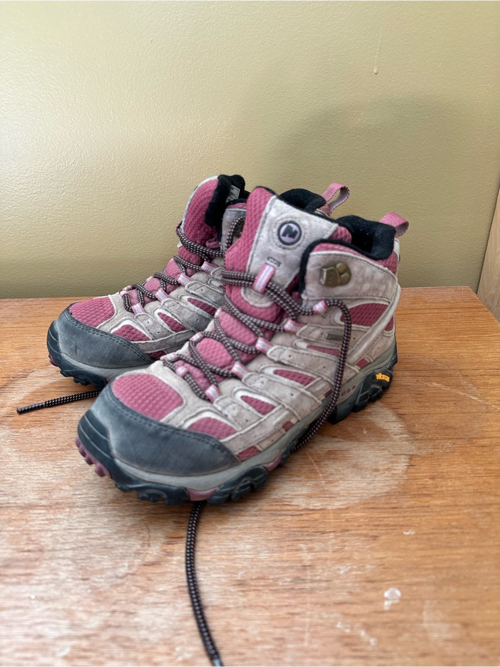 Columbia Outdoor Hiking Boots - Pink/Gray
